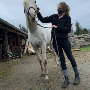 Meet your Posher, Danielle